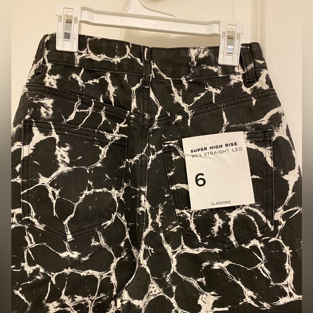 Black / White Wide Leg, Patterned Jeans New With Tags ( 26 Inch Waist ) - Picture 6 of 8